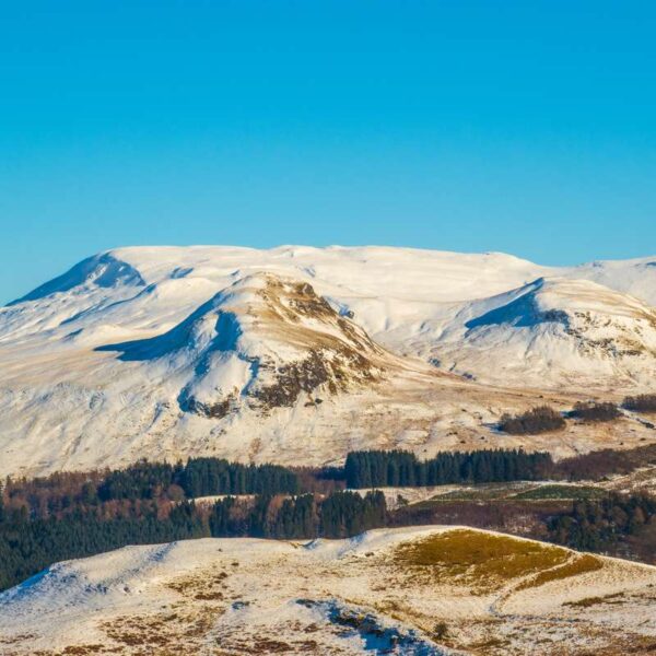 Snowy views of Dumgoyne and Dumfoyne